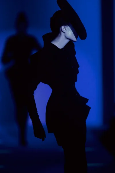 Look 1